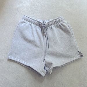 Amazons AUTOMET grey sweat shorts